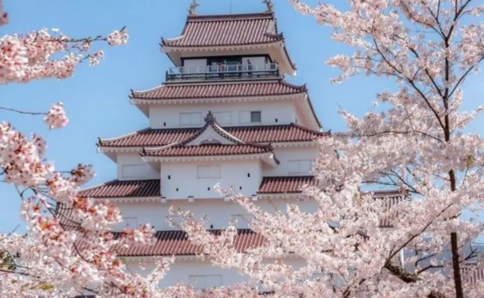 Tsuruga Castle in Fukushima Tsuruga Castle in Fukushima