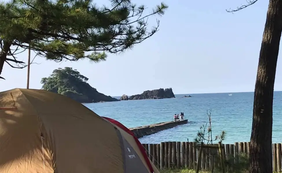 Beach camping near Suisohama in Fuikui prefecture Beach camping near Suisohama in Fuikui prefecture