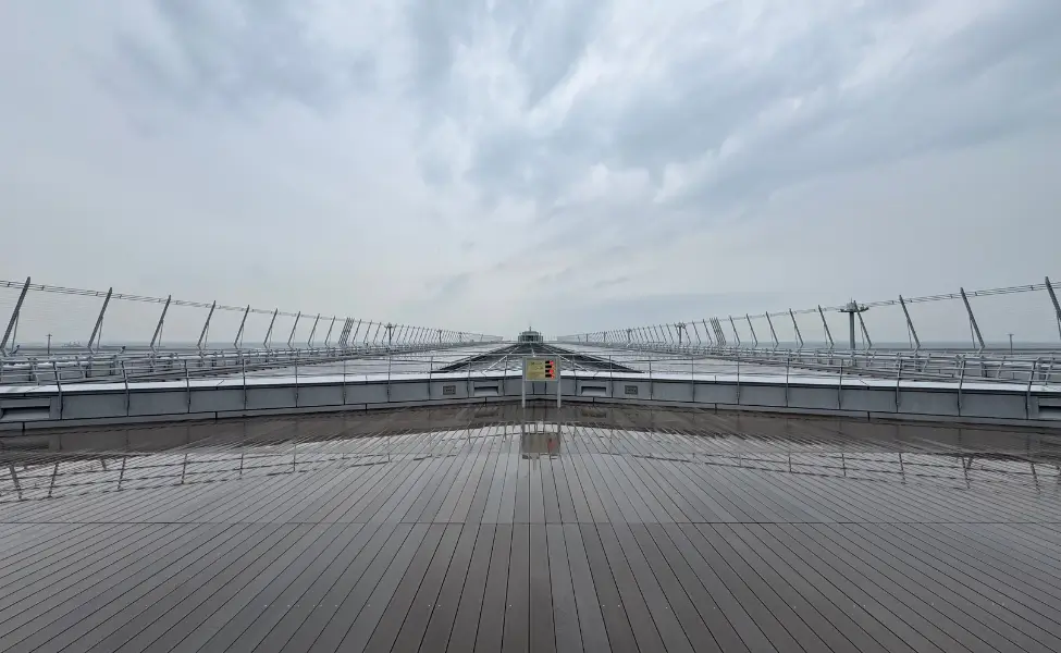 View flights from he skydeck at Nagoya airport View flights from he skydeck at Nagoya airport